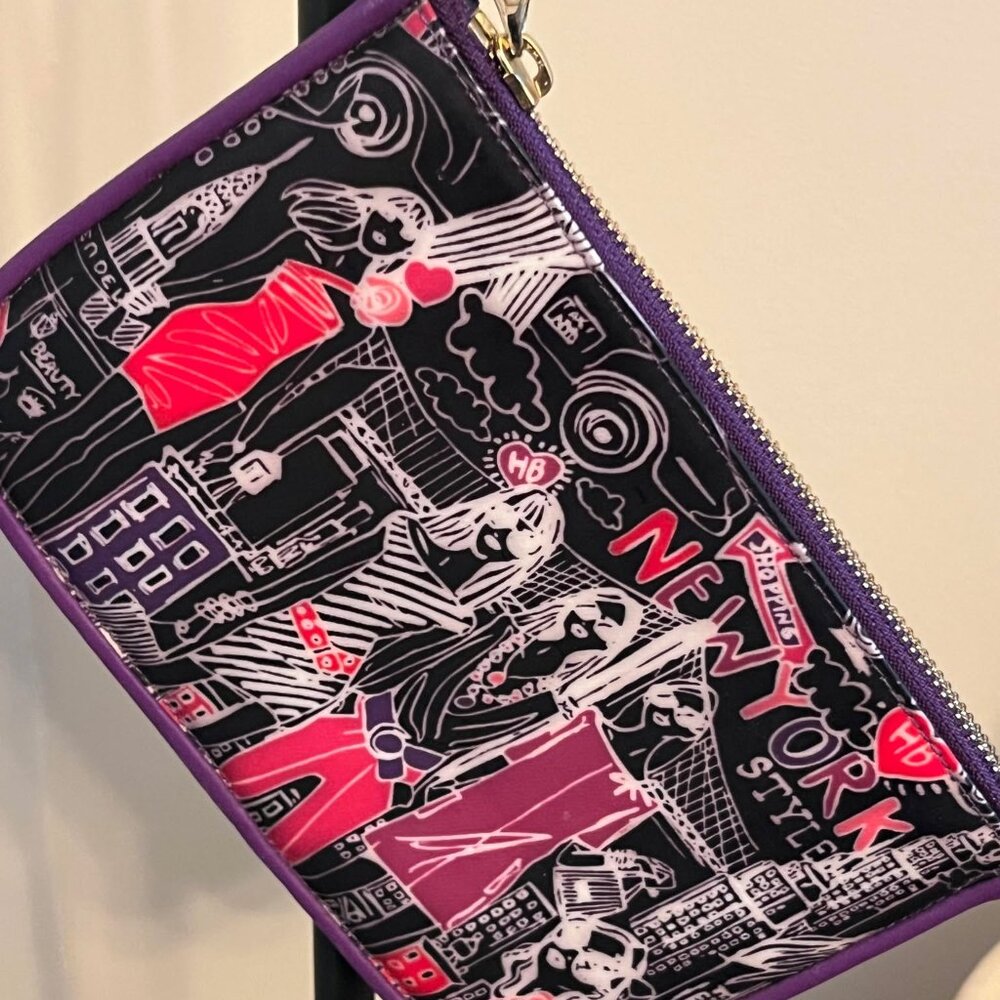 HENRI BENDEL "NEW YORK STYLE" WRISTLET